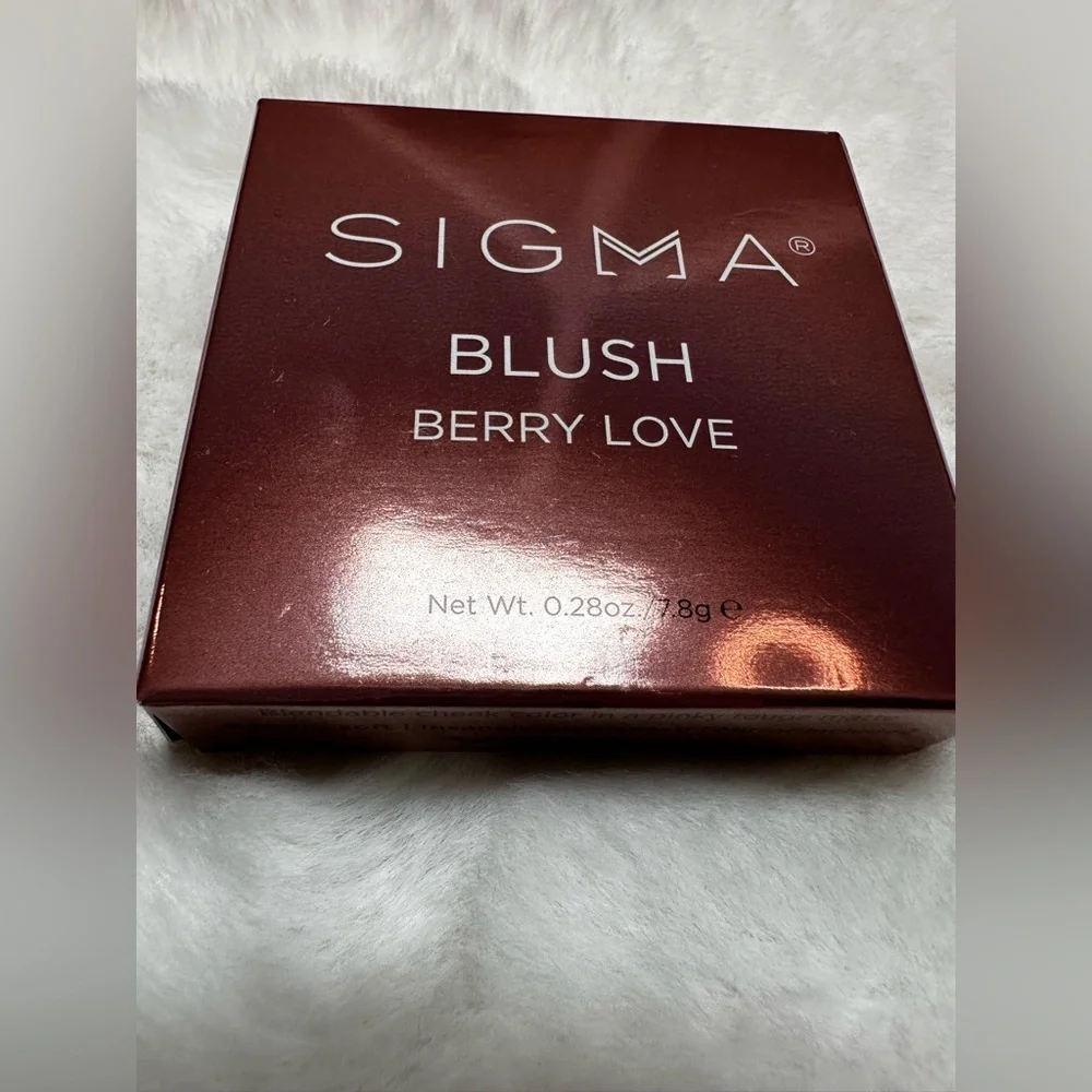 Sigma Beauty Blush in Berry Love - Deep Berry Tone
